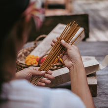 Load image into Gallery viewer, Jembrana Incense - Turmeric, Natural Handmade Incense Stick - 100 sticks
